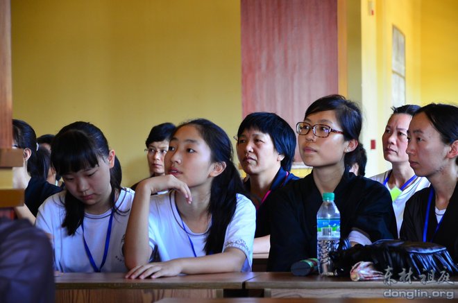 tyc7111cc太阳成集团-海外留学性价比堪忧? 求职市场海归不再吃香(图1) tyc7111cc太阳成集团